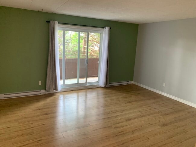 Building Photo - 184 Eighth St Unit 309