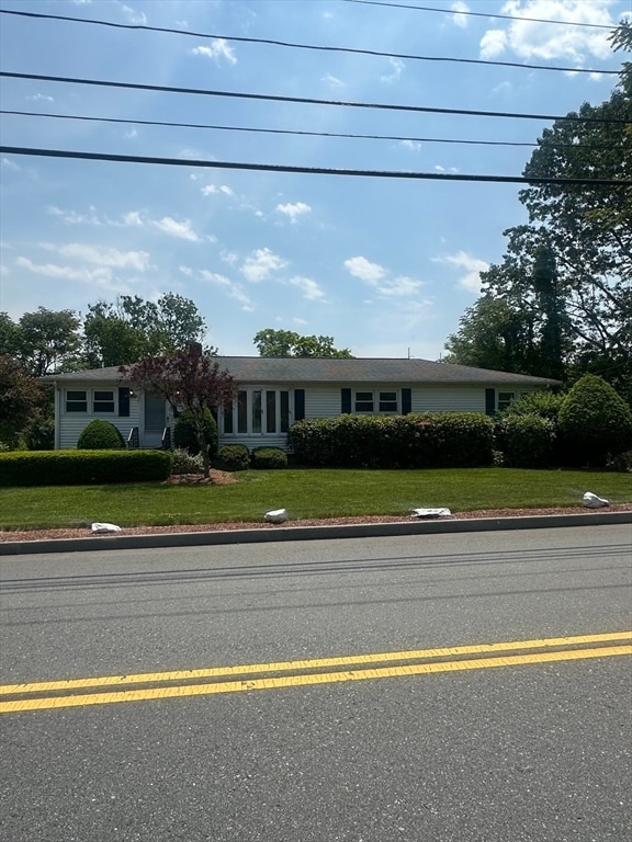 Photo - 585 Burncoat St