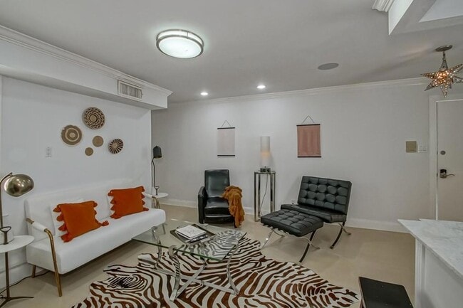 Photo - 1323 Dauphine St Unit 3