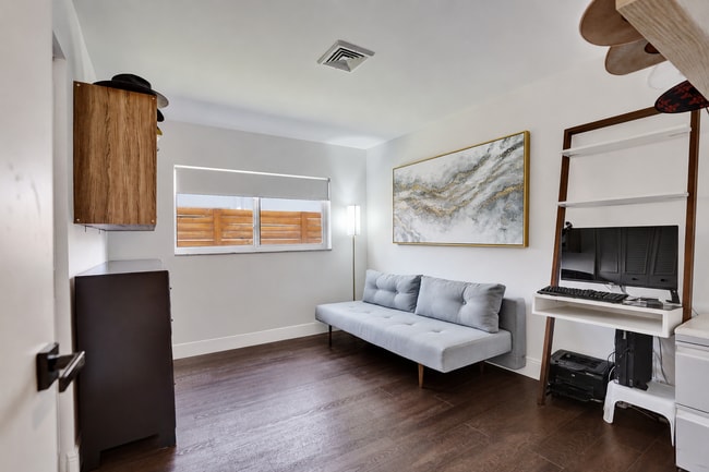 Photo - 1201 SW 28th Ave