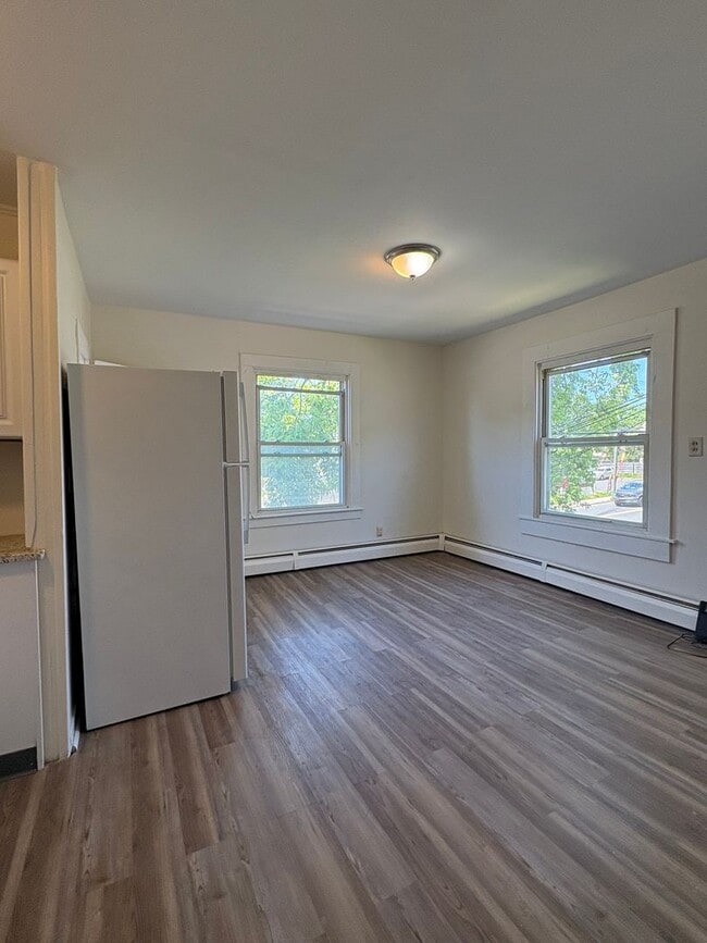 Photo - 291 Spruce St Unit Apt 3