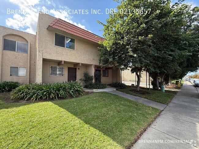 Building Photo - 3-Bed, 2.5-Bath Home with Modern Amenities... Unit 1