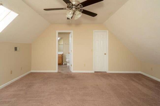 Photo - Courtyard Condominiums #08