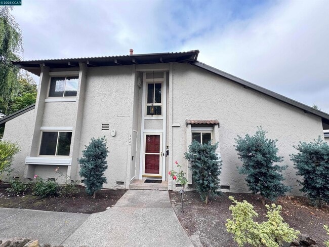 Building Photo - 1447 Cam Peral Rental