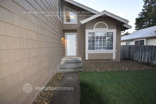 Photo - 242 Newport Cir