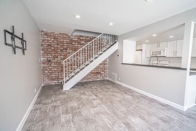 Photo - 2 Bedroom Bouquet Canyon Village Townhome ...