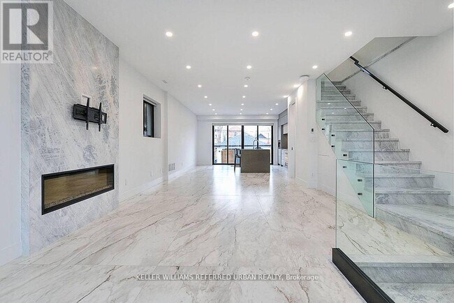 Photo - 613 Harvie Ave