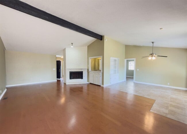 Photo - 812 Countrywood Ln