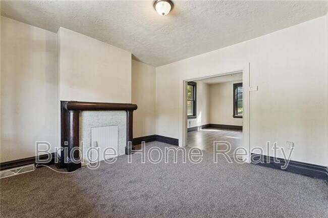 Photo - 1250 Blackadore Ave