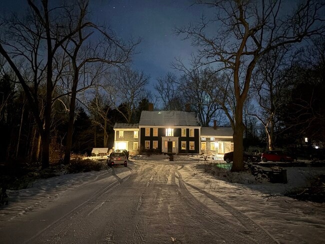 Building Photo - 25 Bulkeley Rd