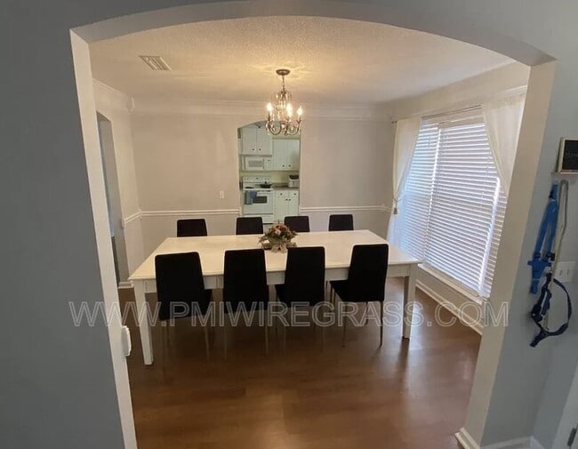 Photo - 115 Elmwood Dr