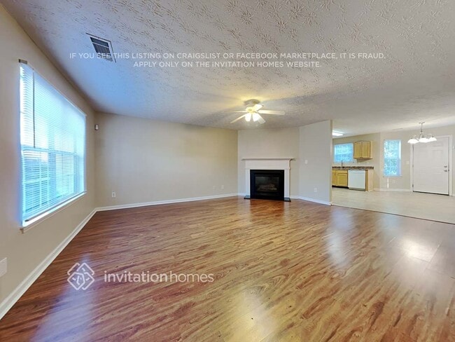 Photo - 324 Springbottom Ct SE