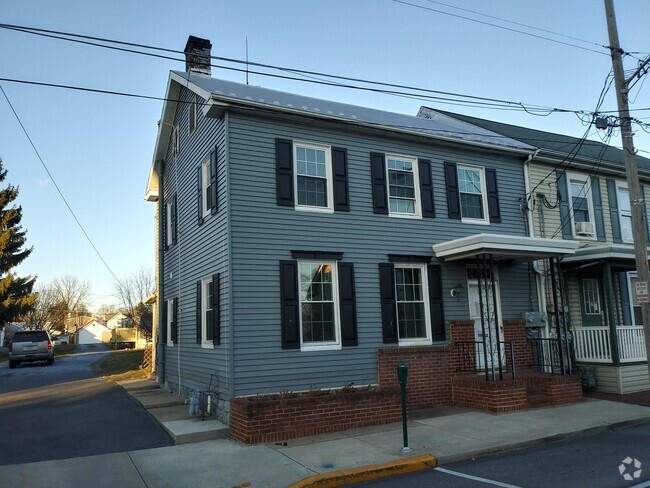 Building Photo - 43 W Baltimore St Unit A Rental