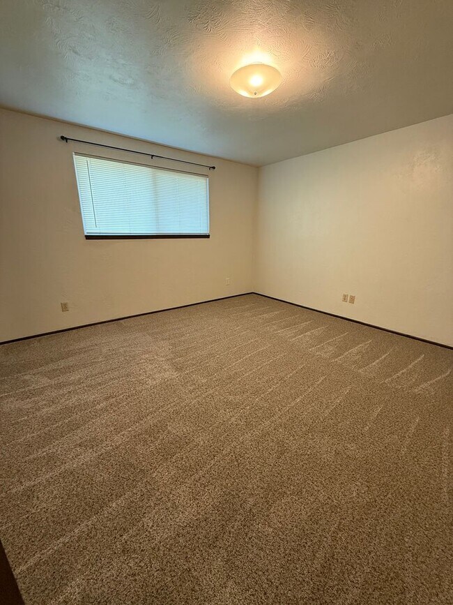 Photo - 407/422 SE Hankel St Unit 407