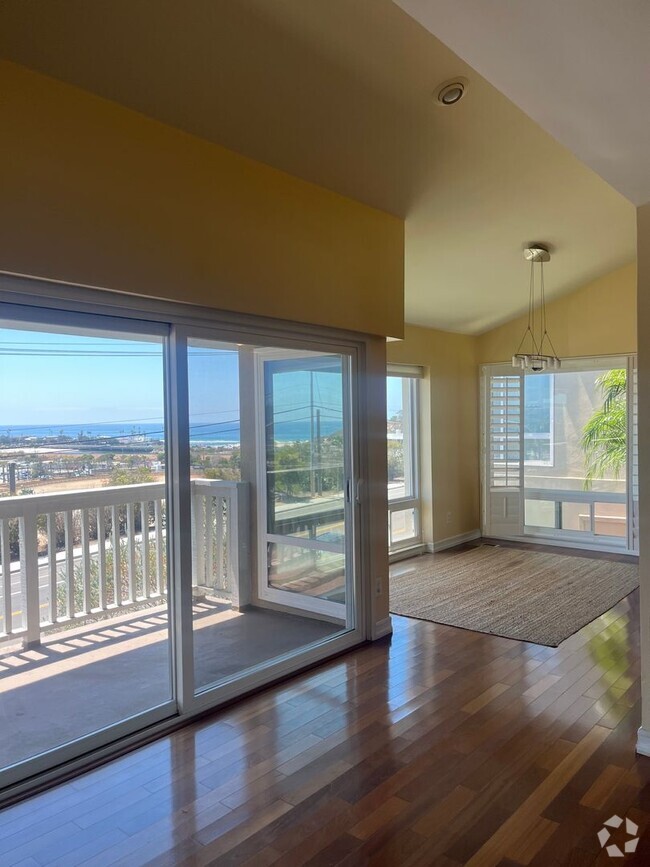 Building Photo - Views, Views, Views - Solana Beach SeaTurf... Rental