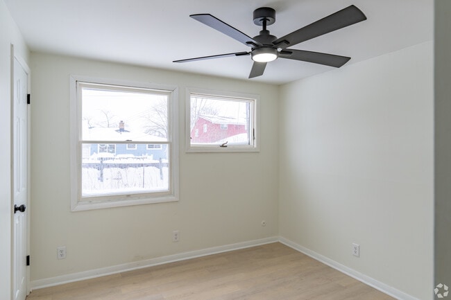 Photo - U-Crest Apartments