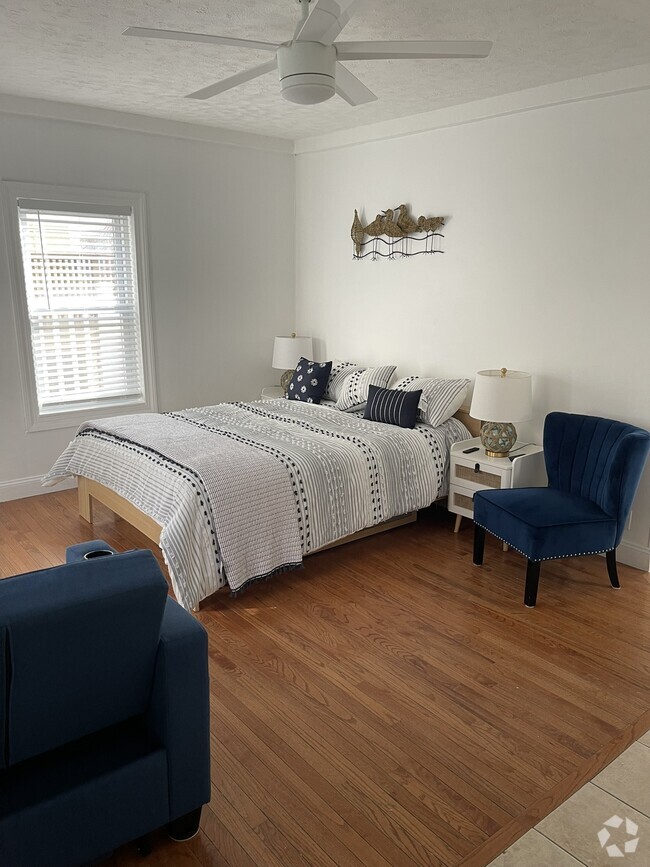 Building Photo - 12 Babson St Unit Furnished SHORT term Rental