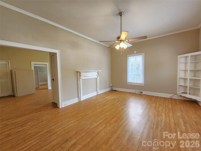 Photo - 907 S Jackson St