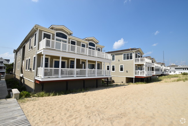 Building Photo - 233 Beach Front Unit 3 Rental