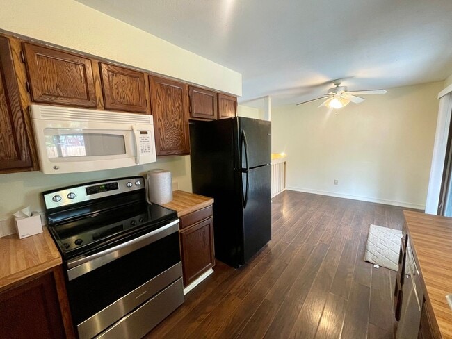Building Photo - 4 Bed, 2 Bath Loveland, CO Home- Fenced Backyard, A/C, & 2 Car Garage!