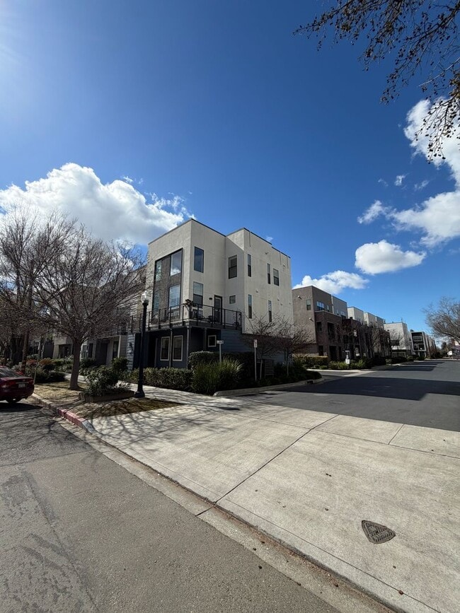 Photo - 2 Bedroom | 2.5 Bathroom | Modern Home in Downtown Sacramento