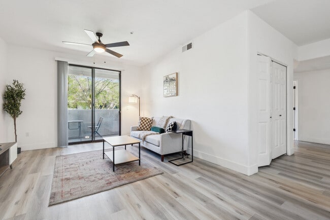 Photo - 6610 N 93rd Ave Unidad SI ID1055232P