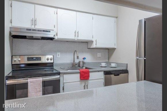 Photo - 848 S Dexter St