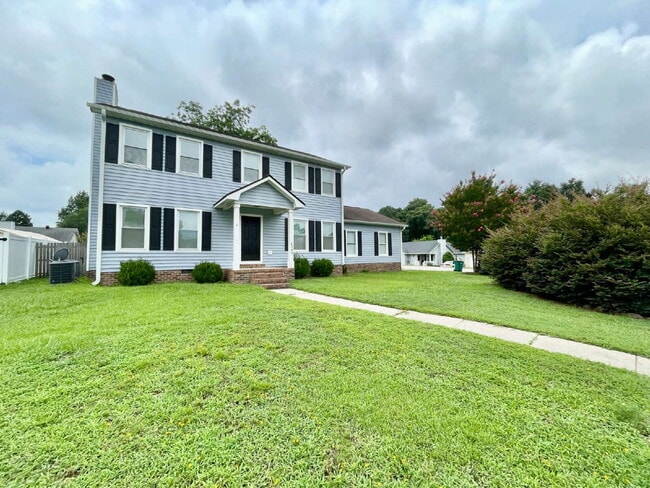 Building Photo - 3 Bed, 2 Bath Nest in Hope Mills Rental