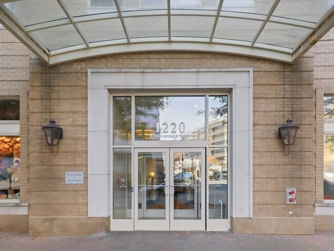 Photo - 1220 N Fillmore St Unidad 909