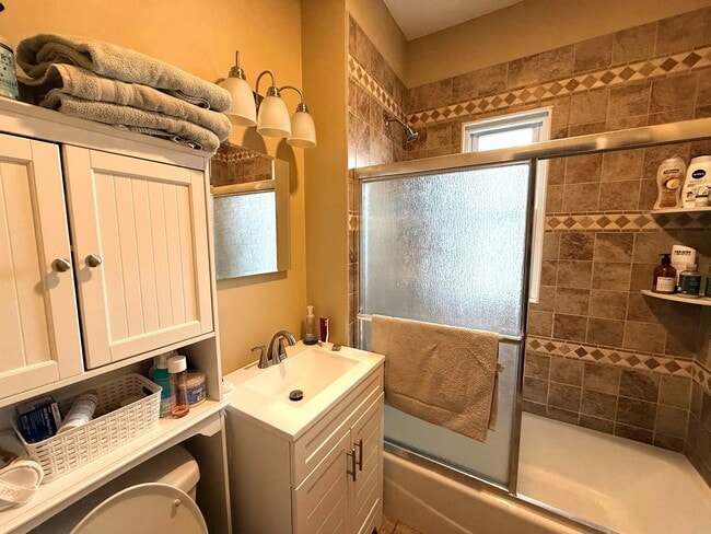 Photo - 42 Gibbens St Unit 2