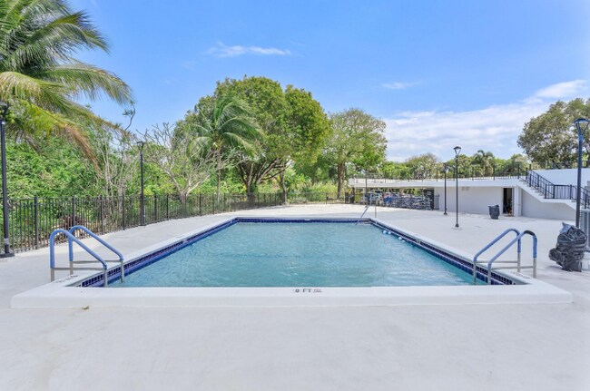 Photo - 1800 N Andrews Ave