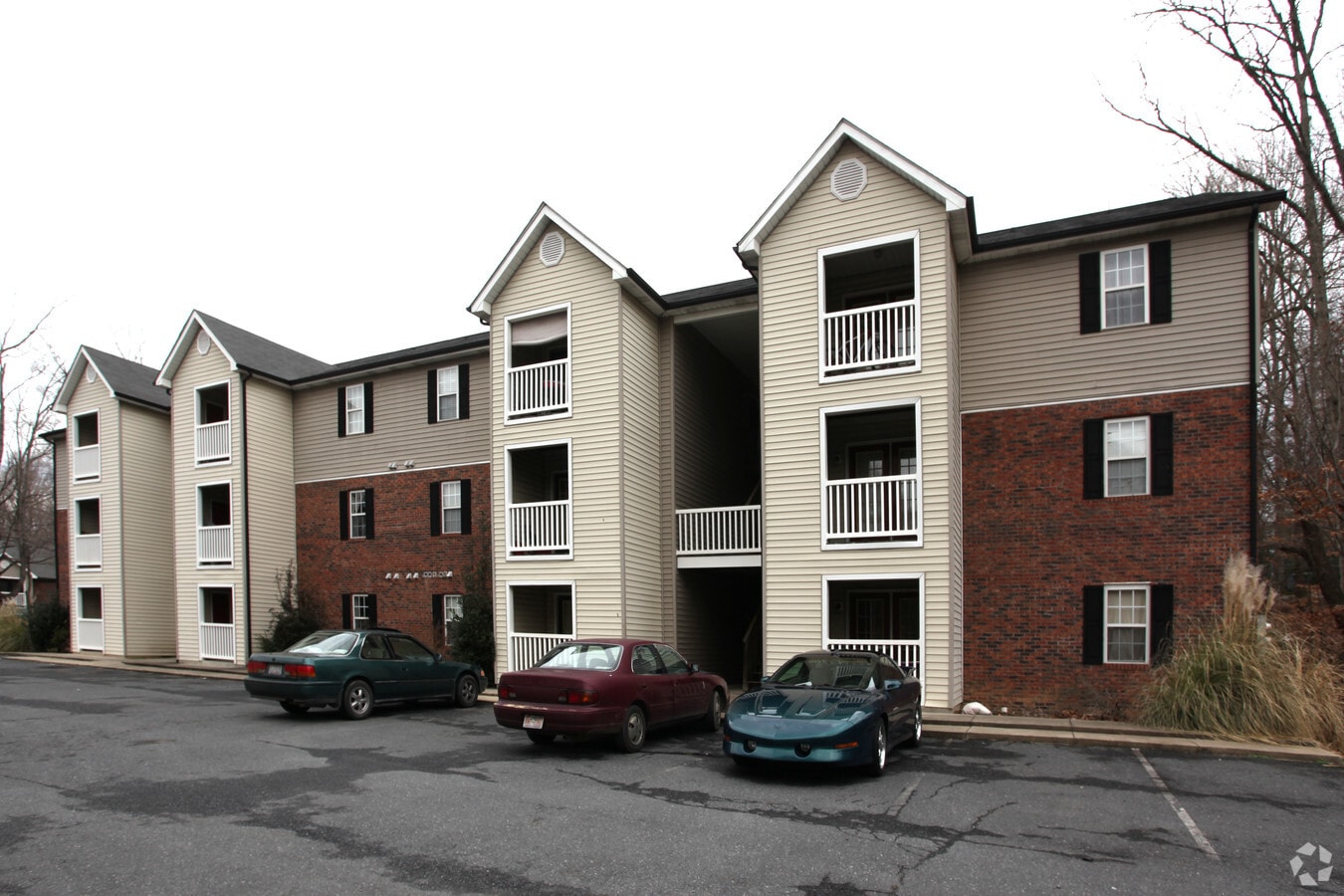 Photo - 405 Farmer Rd
