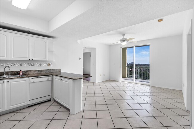 3500 Coral Wy Unit 1213