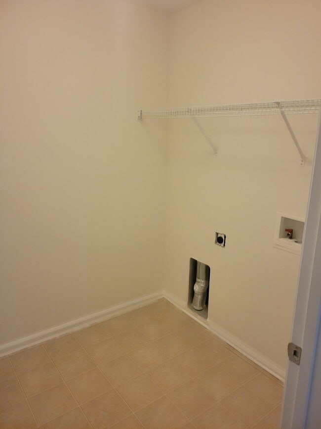 Photo - 106 Five Oaks Ct