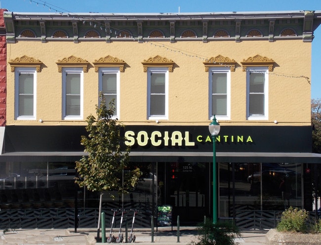 Franklin Apts above Social Cantina - Abodes Downtown- KOT and Franklin Rental