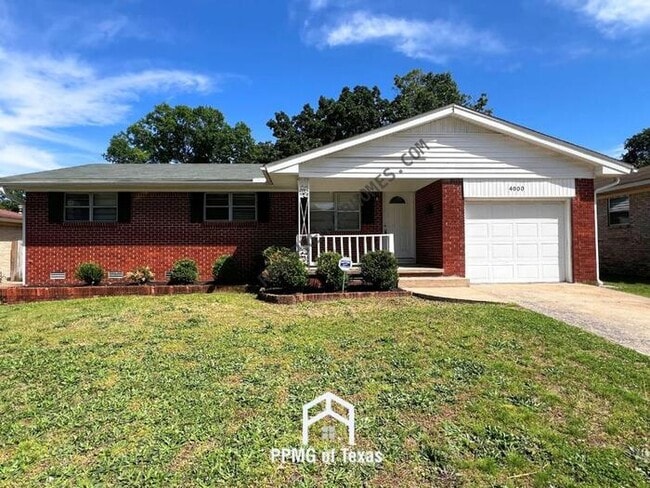 Building Photo - 4000 Emerson Dr