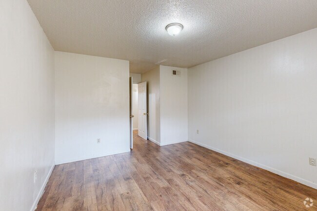 1BD 1BA 800SF 1C