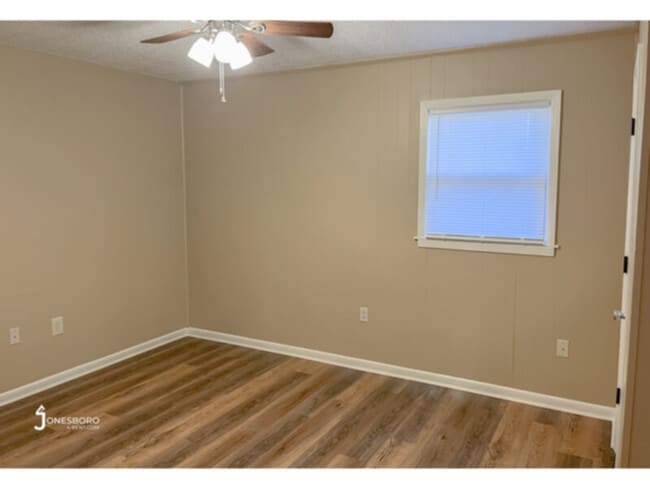 Photo - Pekin Apartments: Water, Sewer, & Electric Included!