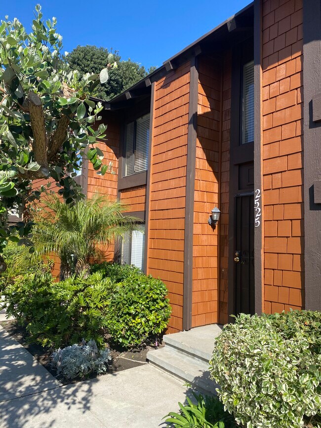 Front Entry - 2525 Ocean Cove Dr