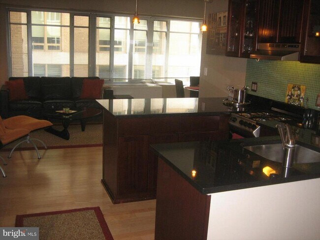 Photo - 1711 Massachusetts Ave NW Unidad 412