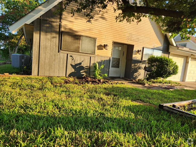 Building Photo - 514 Hughes Dr Rental