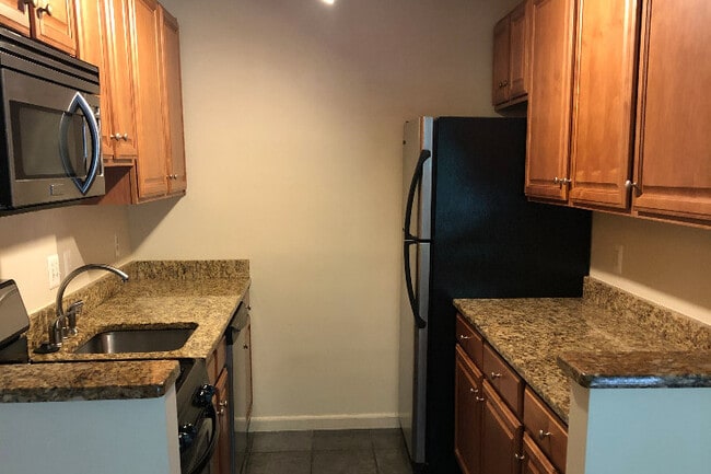 Kitchen - 8708 Manchester Rd Unit A