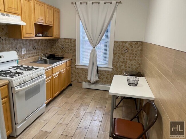 Photo - WOODHAVEN BOULEVARD Unit 2