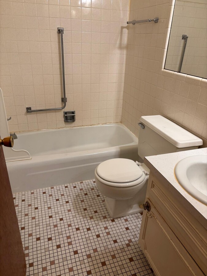 Photo - 17175 Redford St