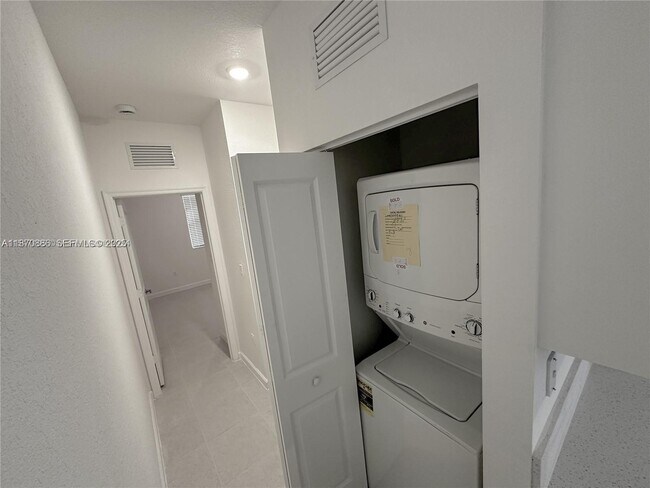 Photo - 14804 SW 162nd St