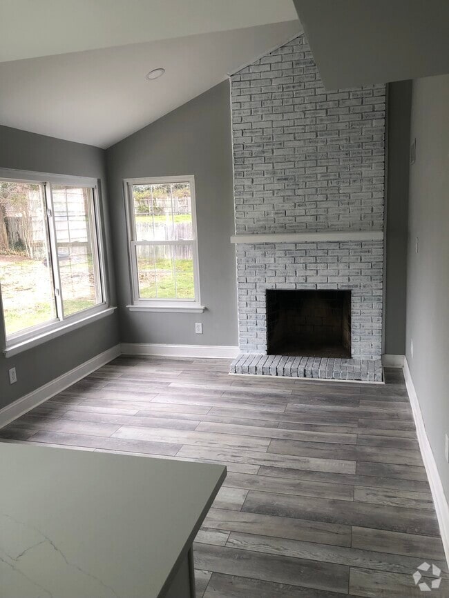 Building Photo - 11 Heather Dr Rental