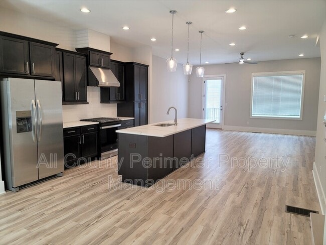 Photo - 2475 Sycamore Rd NW