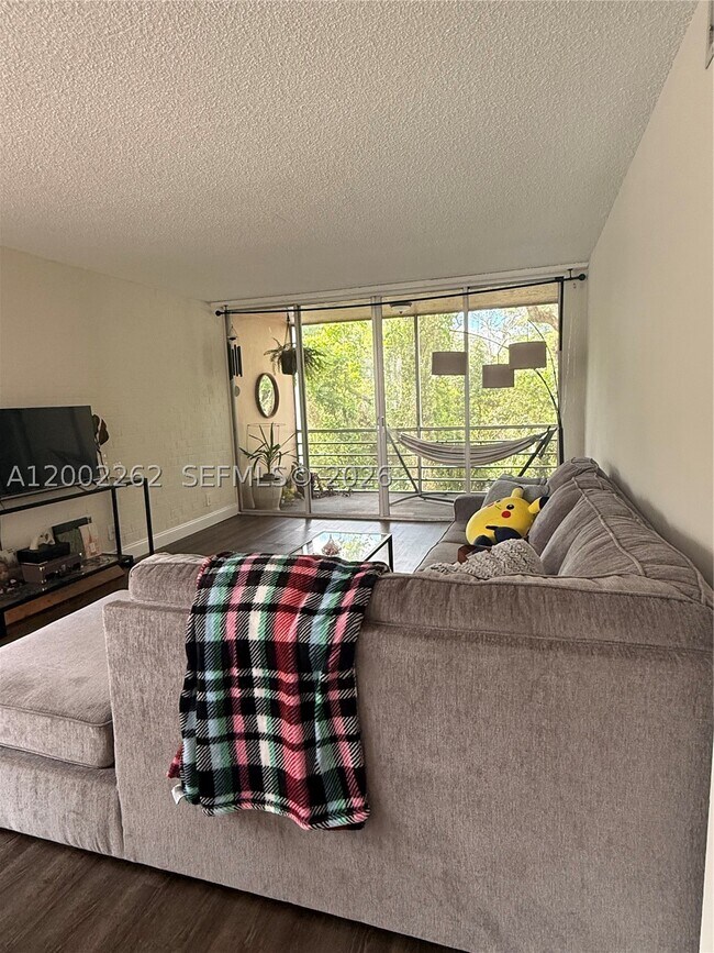 Photo - 9440 Live Oak Pl Unit 304