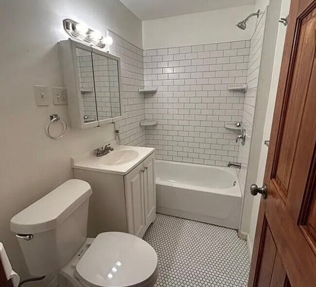 352 Auburn Ave Unidad 1