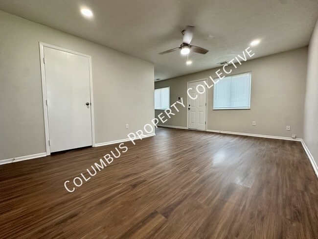 Building Photo - 906 S Spring Rd